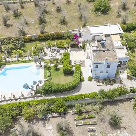 Lisa With Huge Pool And Garden - Happy Melendugno