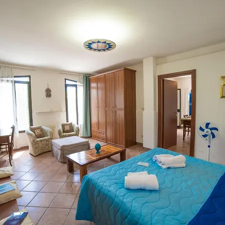 Lisa With Huge Pool And Garden - Happy Villa