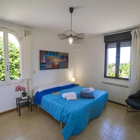 Villa Lisa With Huge Pool And Garden - Happy
