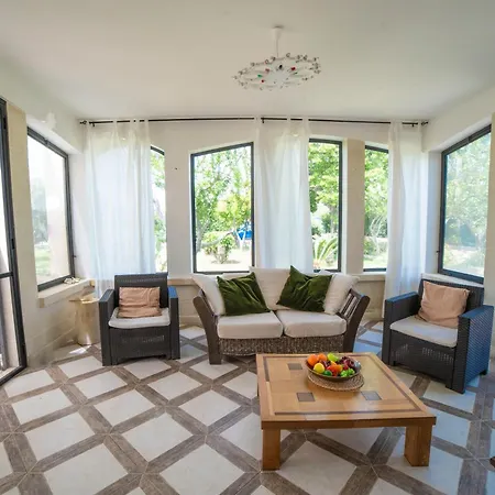 Villa Lisa With Huge Pool And Garden - Happy *