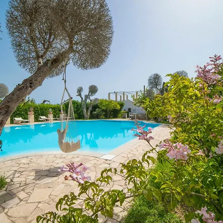 Lisa With Huge Pool And Garden - Happy