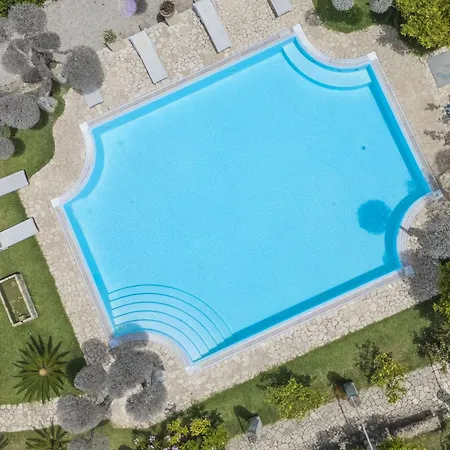 Lisa With Huge Pool And Garden - Happy Вилла